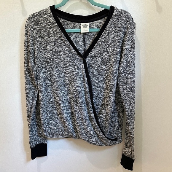 Abercrombie & Fitch Sweaters - Abercrombie & Fitch Sweater